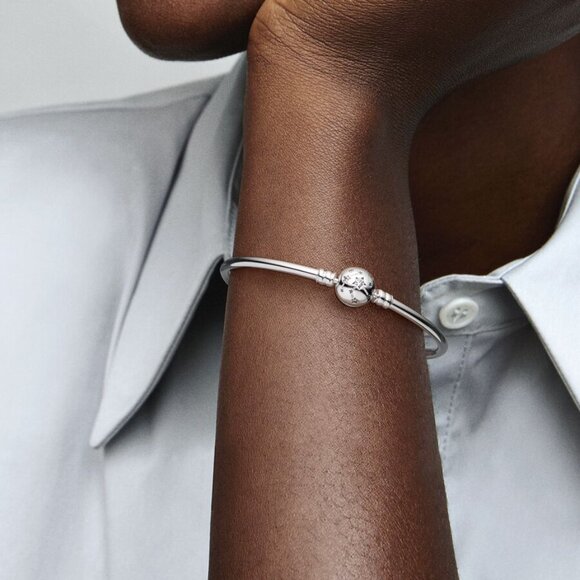 🩵 Pandora 🩵 Moments Stars & Galaxy Bangle Bracelet - Picture 4 of 6